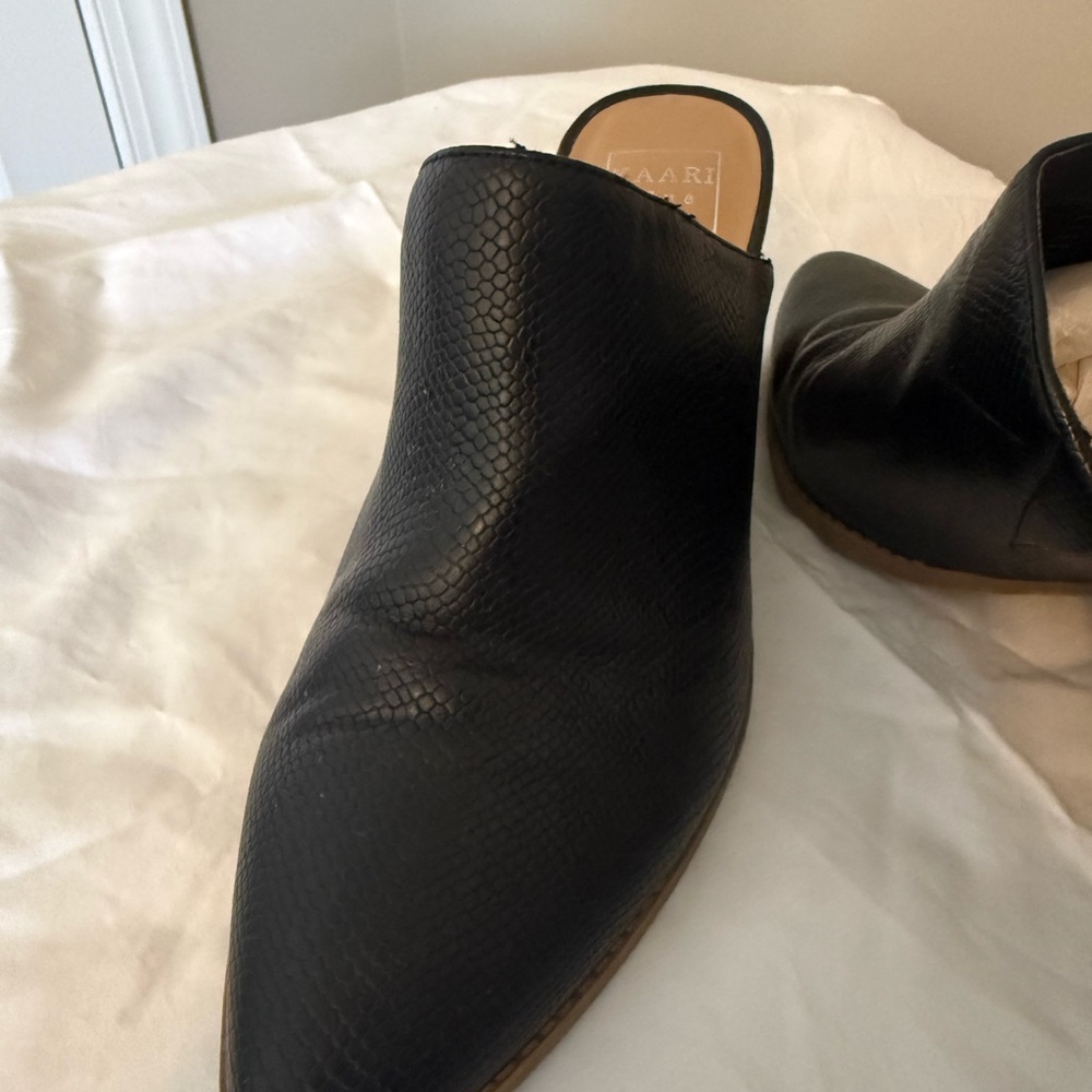 Black Women's Slip-On Shoes